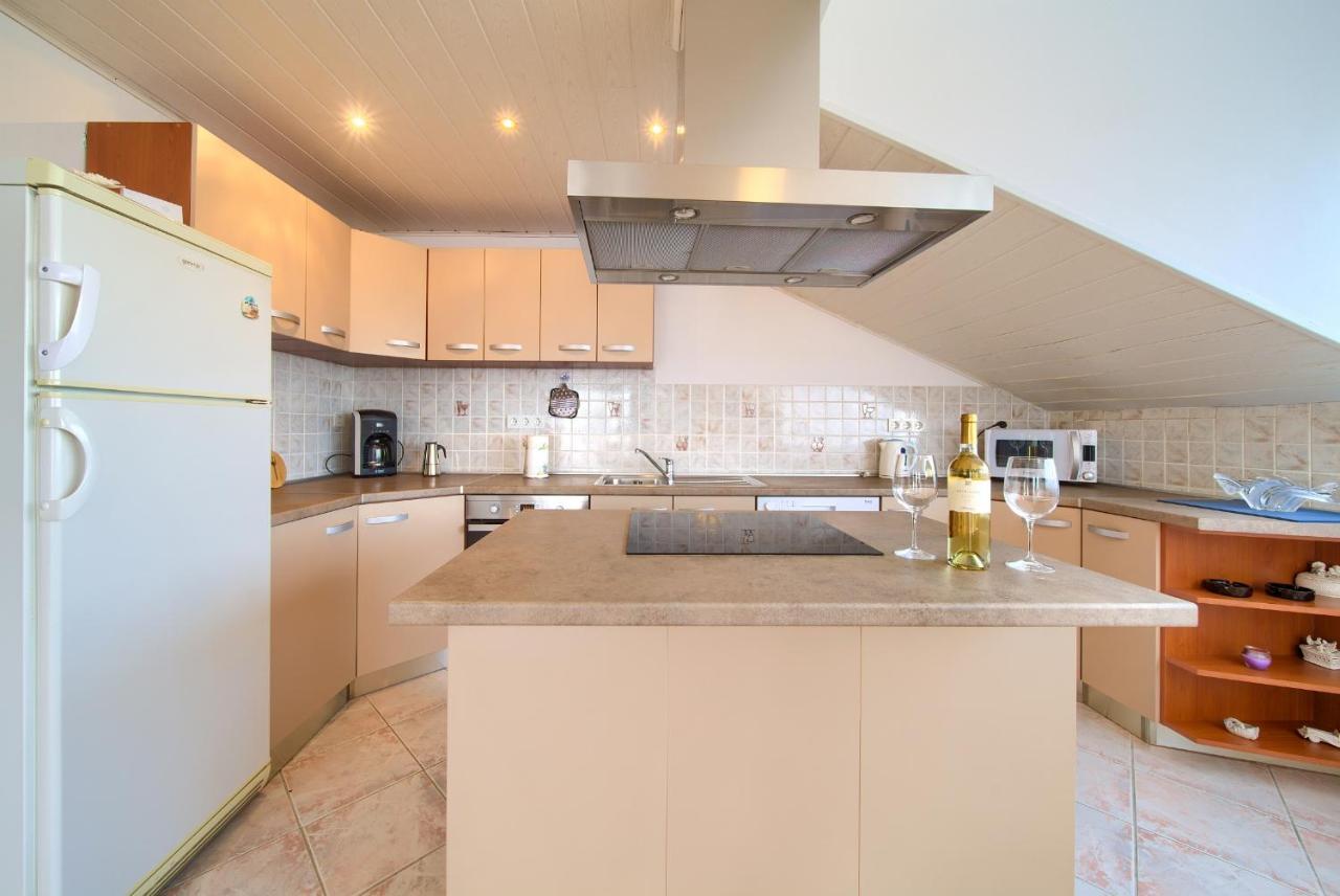 קרק Apartment Mladen מראה חיצוני תמונה