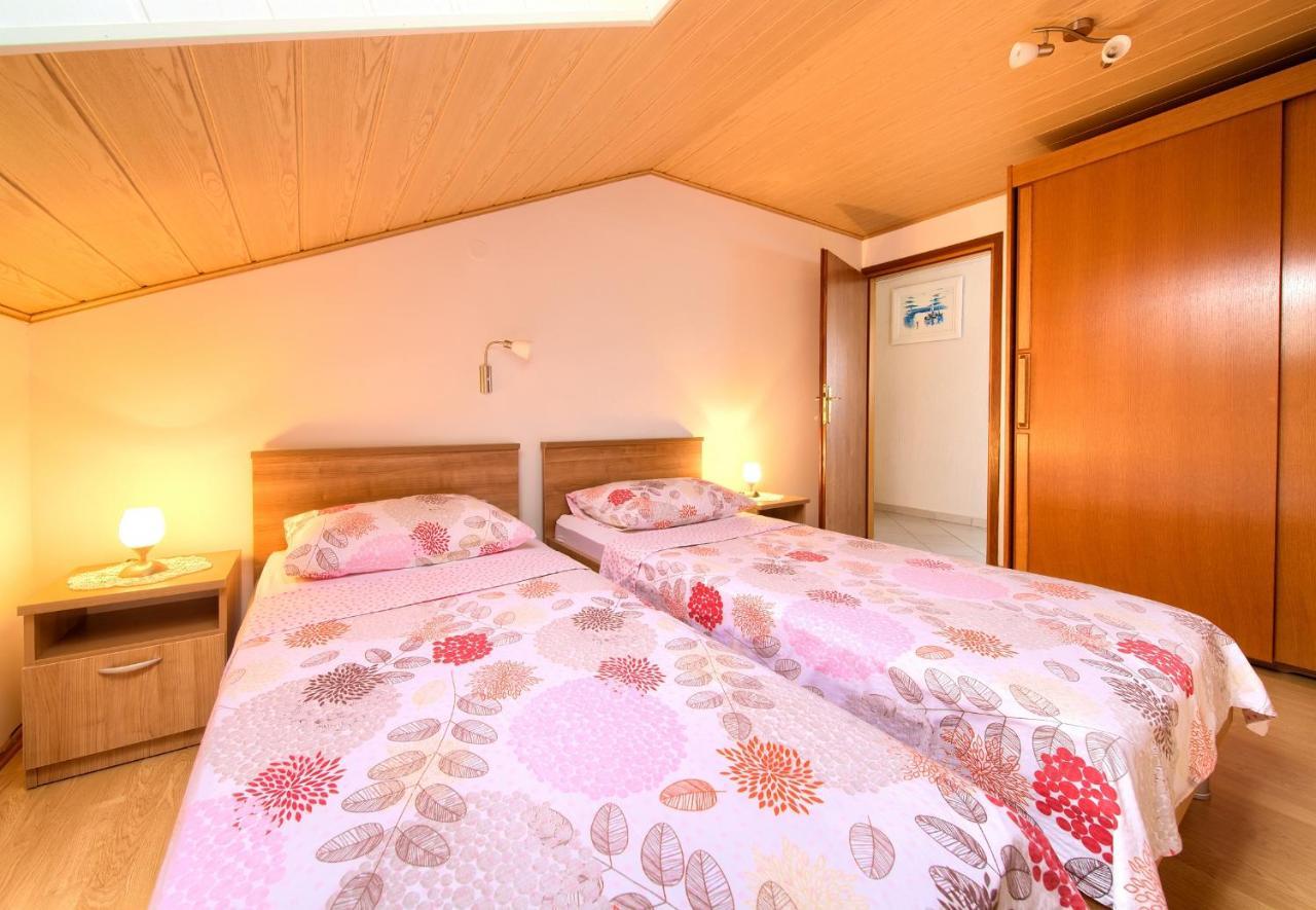 קרק Apartment Mladen מראה חיצוני תמונה