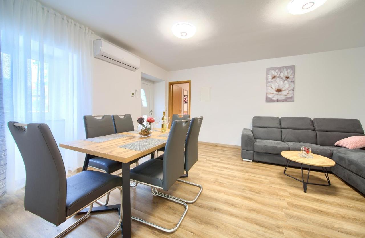 קרק Apartment Mladen מראה חיצוני תמונה